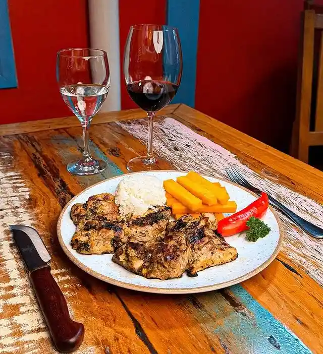 Prato da parrilla harmonizado com vinho no Libertango